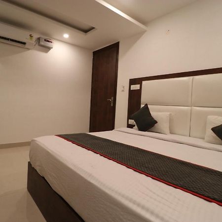Hotel Tark Inn Near Igi Airport New Delhi Buitenkant foto