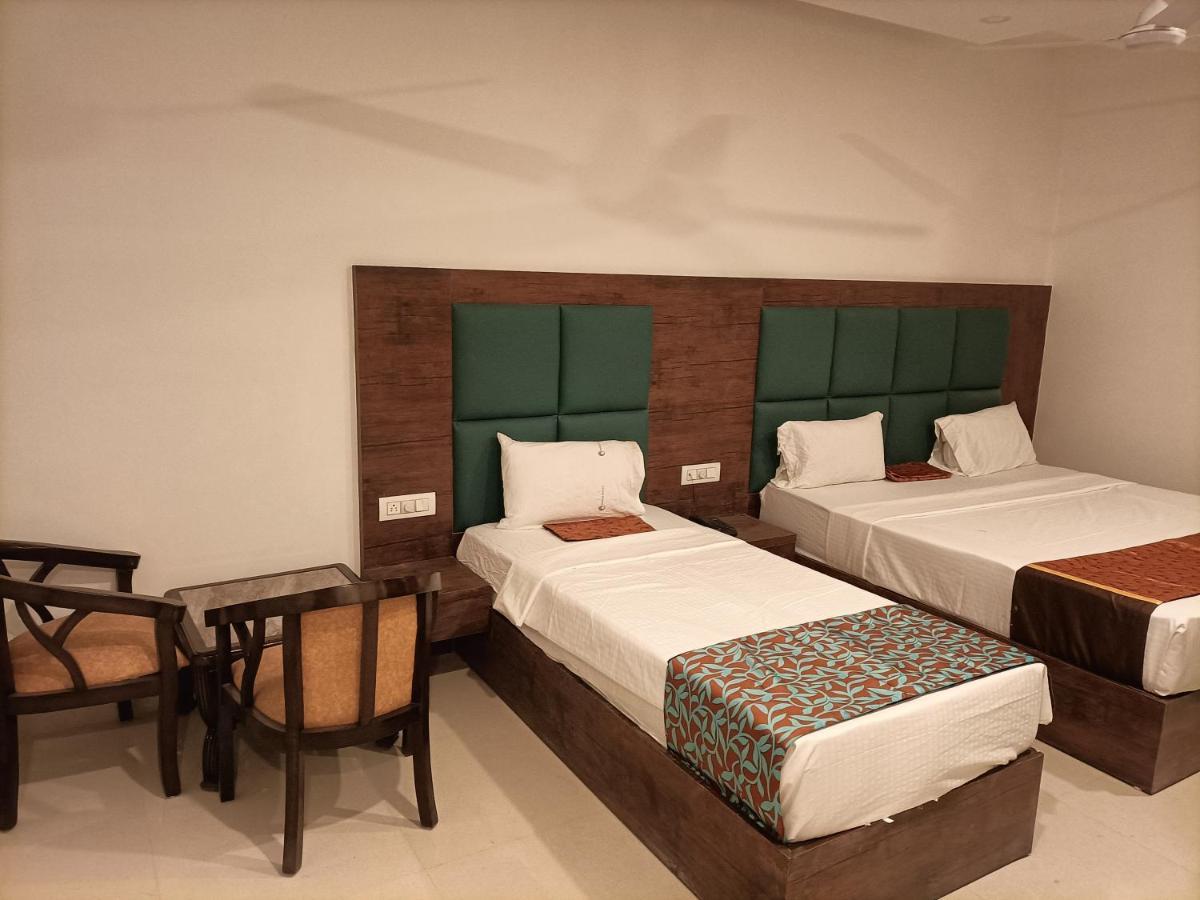 Hotel Tark Inn Near Igi Airport New Delhi Buitenkant foto