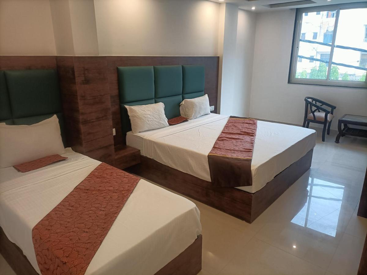 Hotel Tark Inn Near Igi Airport New Delhi Buitenkant foto