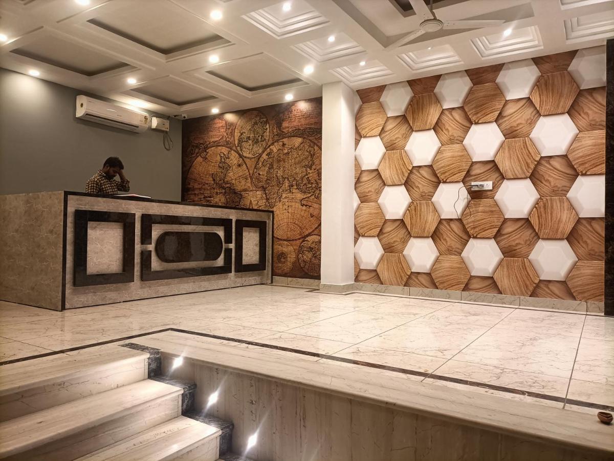 Hotel Tark Inn Near Igi Airport New Delhi Buitenkant foto