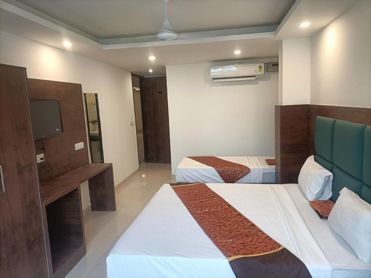 Hotel Tark Inn Near Igi Airport New Delhi Buitenkant foto