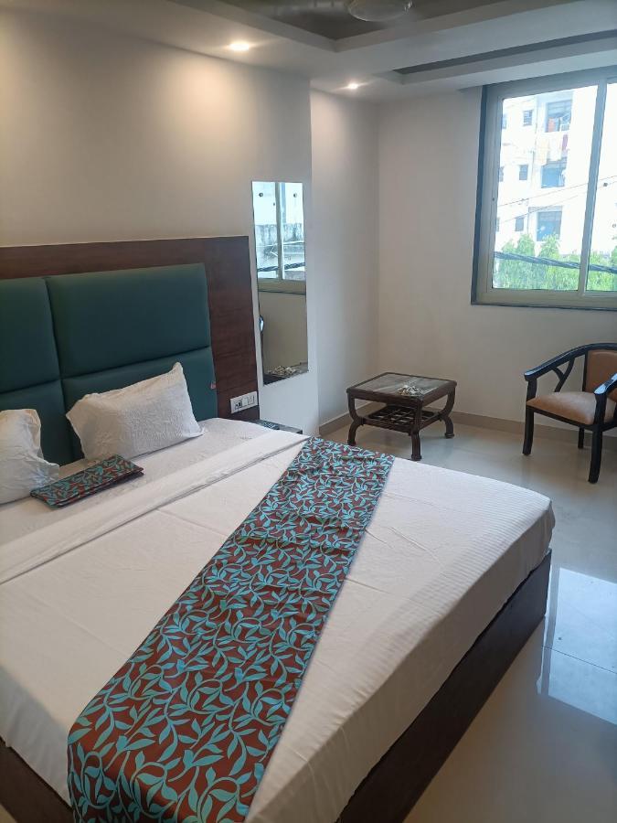Hotel Tark Inn Near Igi Airport New Delhi Buitenkant foto