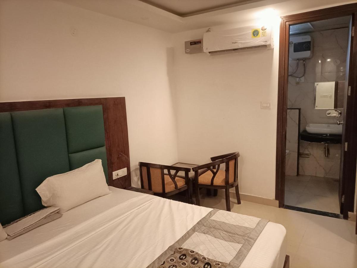 Hotel Tark Inn Near Igi Airport New Delhi Buitenkant foto