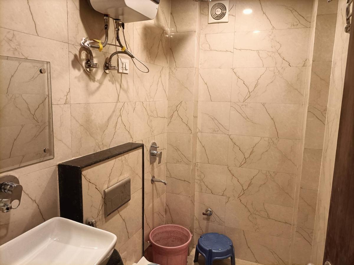 Hotel Tark Inn Near Igi Airport New Delhi Buitenkant foto