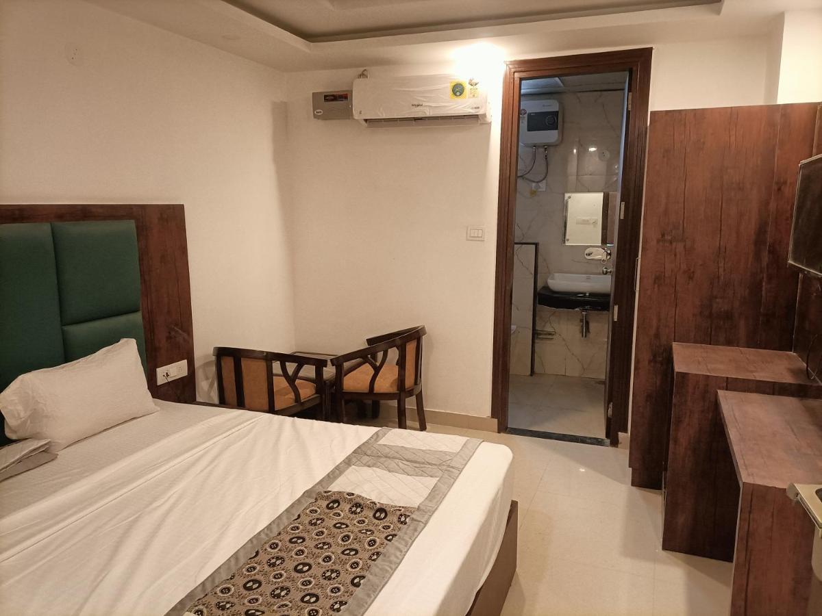Hotel Tark Inn Near Igi Airport New Delhi Buitenkant foto