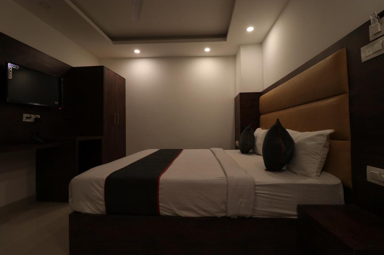 Hotel Tark Inn Near Igi Airport New Delhi Buitenkant foto
